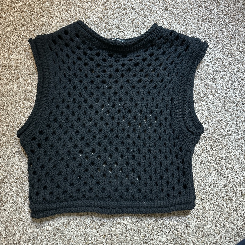 Black Cropped Sleeveless Tank Top